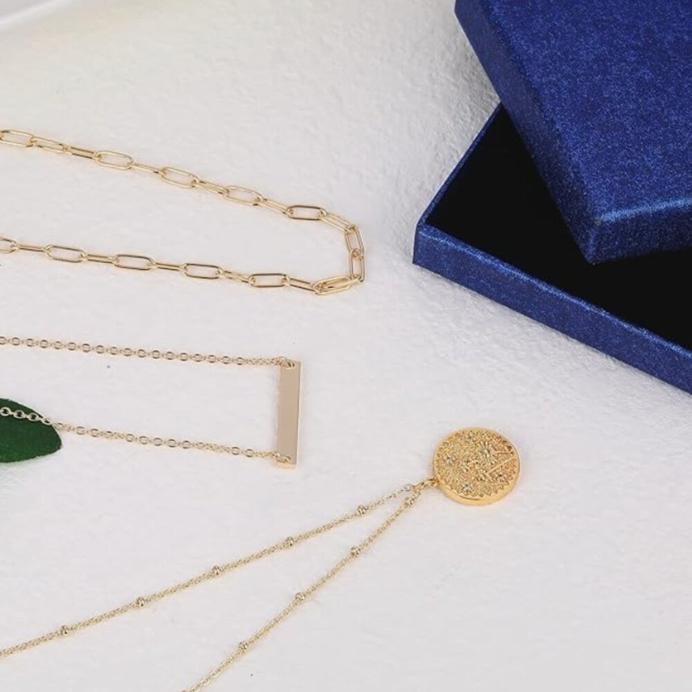 Layered Gold Chain Necklace Set - Picture 4 of 4